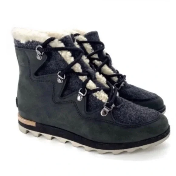 Sorel | Sneakchic Alpine Booties, Cattail Sherpa Size 9 - Picture 5 of 10